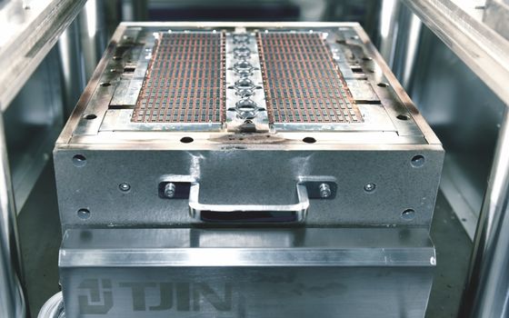 Macchina di stampaggio a semiconduttore a singola iniezione