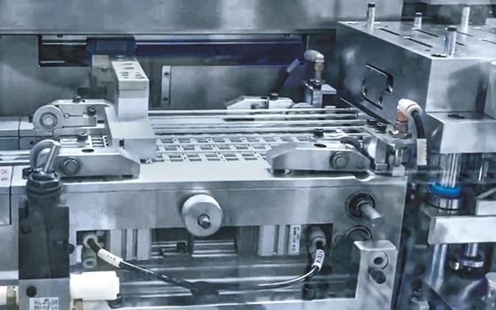 Dispositivi di raffreddamento ad acqua per semiconduttori